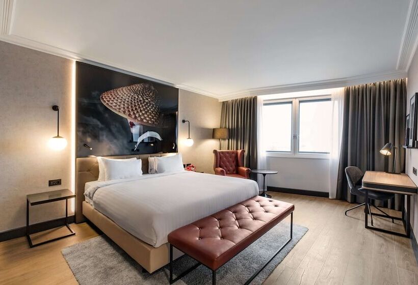 스탠다드 룸, Radisson Red  London Heathrow