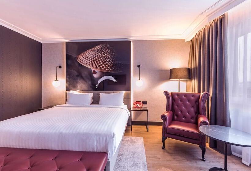 수피리어 룸, Radisson Red  London Heathrow