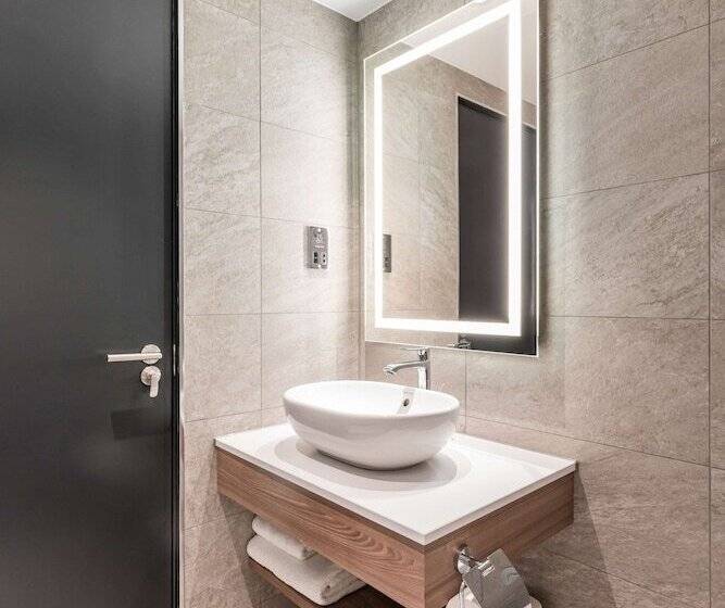 스탠다드 룸, Radisson Red  London Heathrow
