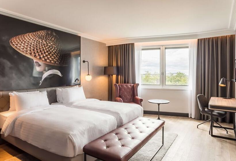패밀리 룸, Radisson Red  London Heathrow