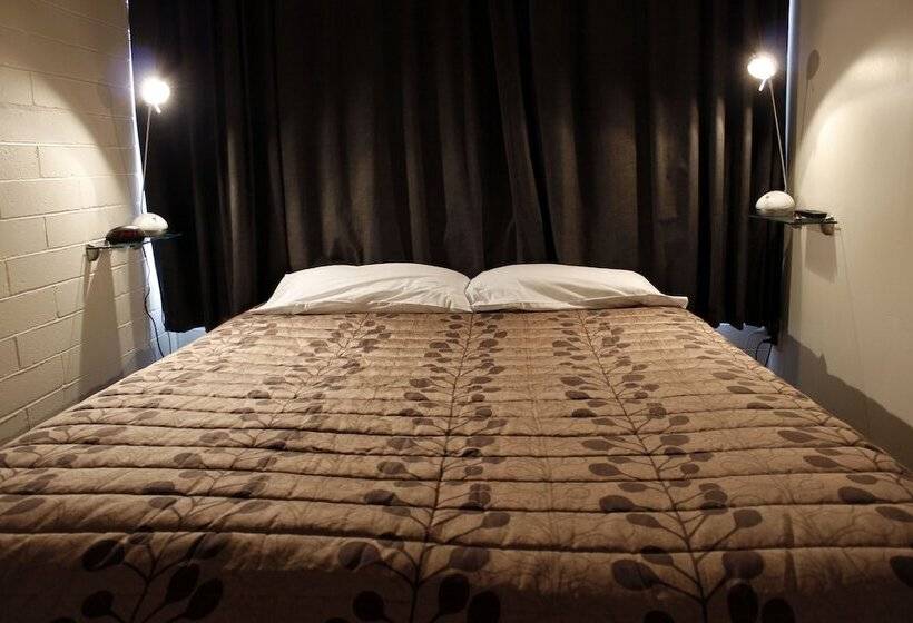 Апартаменты 1 Спальня, Colonial Motel