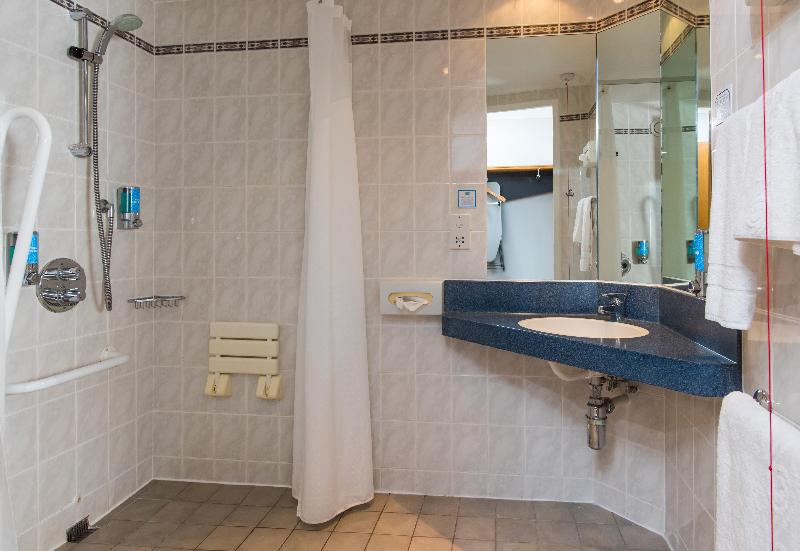اتاق استاندارد برای معلولان, Holiday Inn Express Swindon West, An Ihg