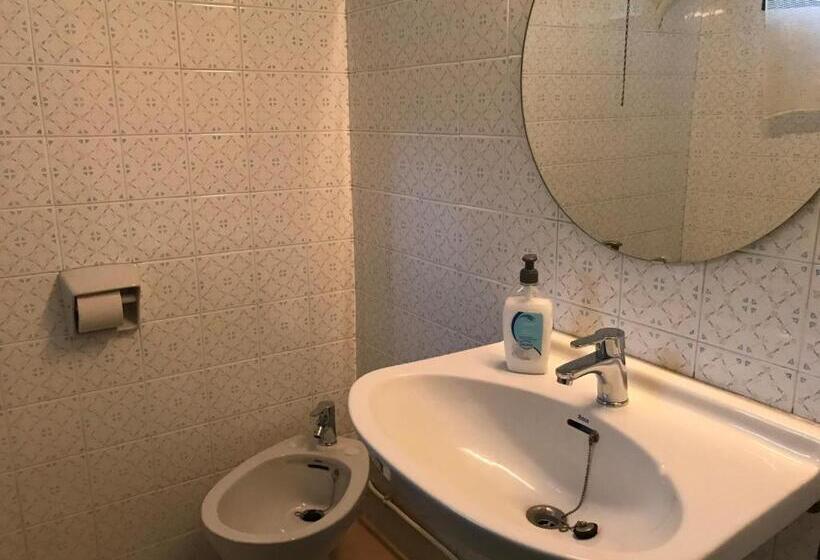 Номер Стандарт Совместная Ванная, Hostal Casiano Camarasa