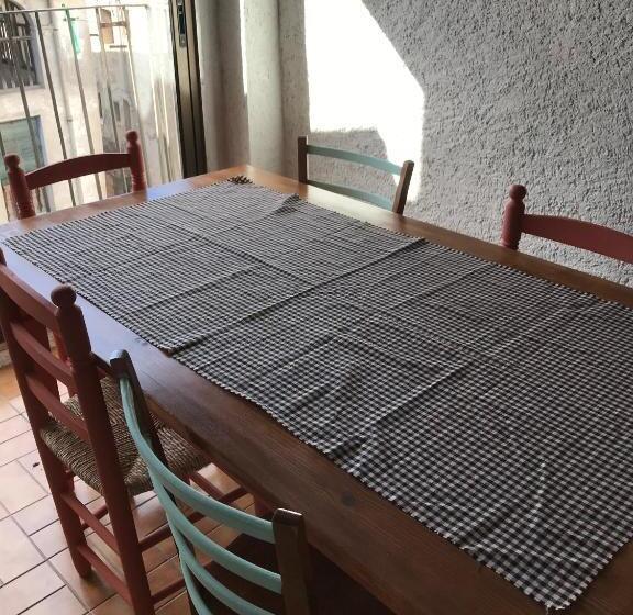 Номер Deluxe, Hostal Casiano Camarasa