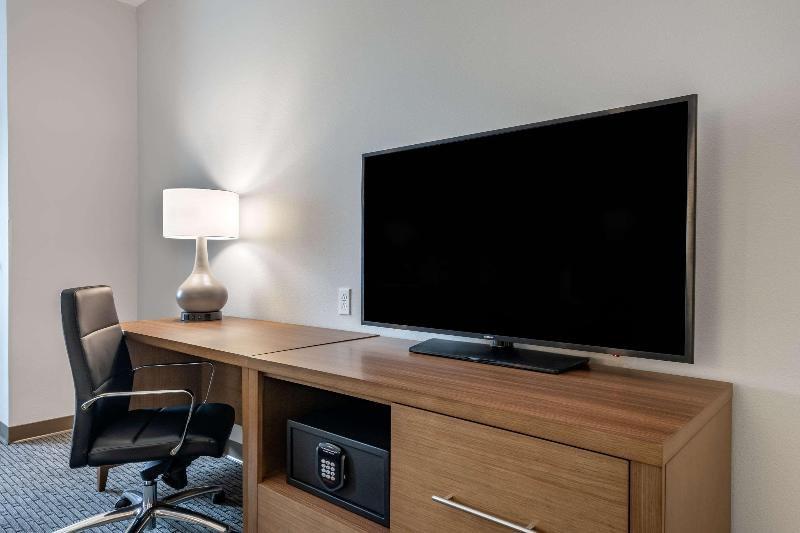 Люкс Кровать Кинг, Comfort Suites Stuarthutchinson Island
