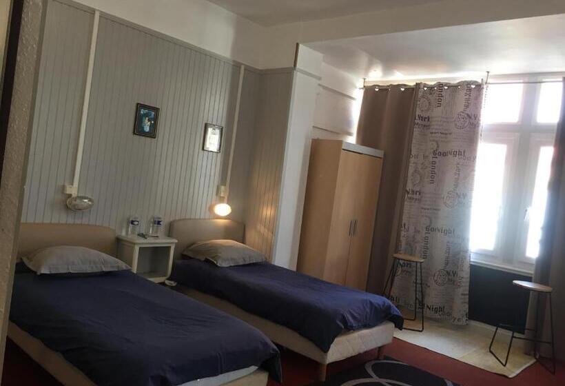 Четырехместный Номер Стандарт, Auberge Riva Bella