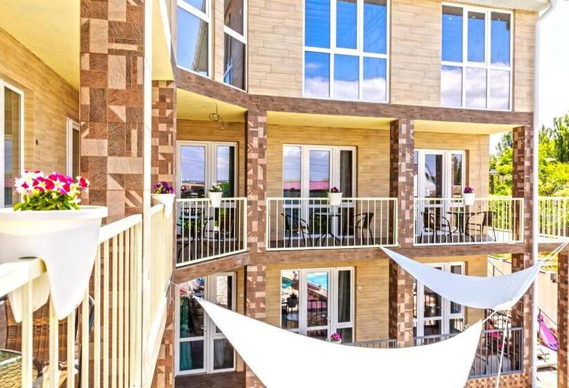 اتاق استاندارد با چشم‌انداز استخر, Villa Shell