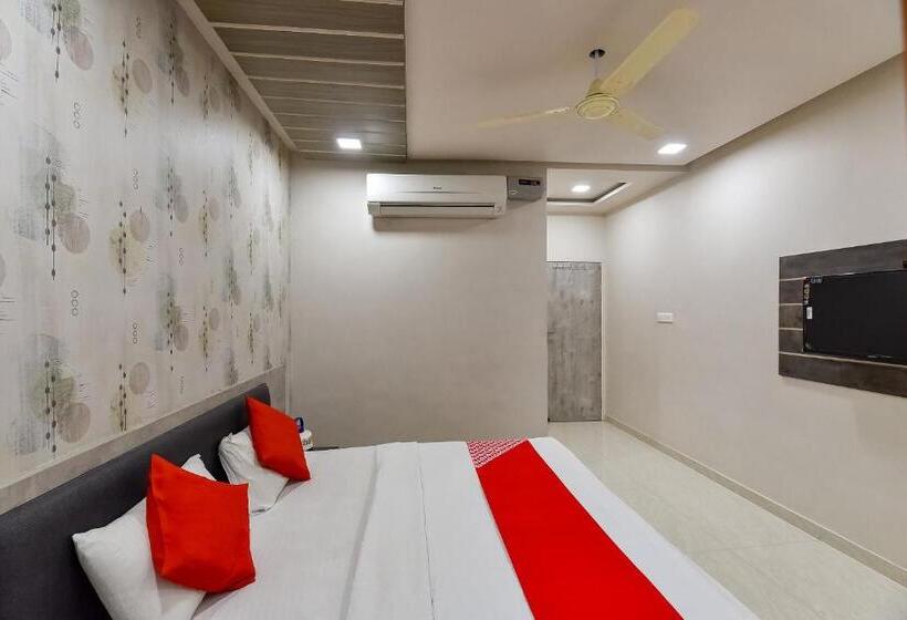 三人经典房间, Super Hotel O Jagmohan