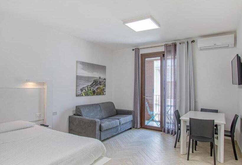 اتاق لوکس با بالکن, Ideal Rooms