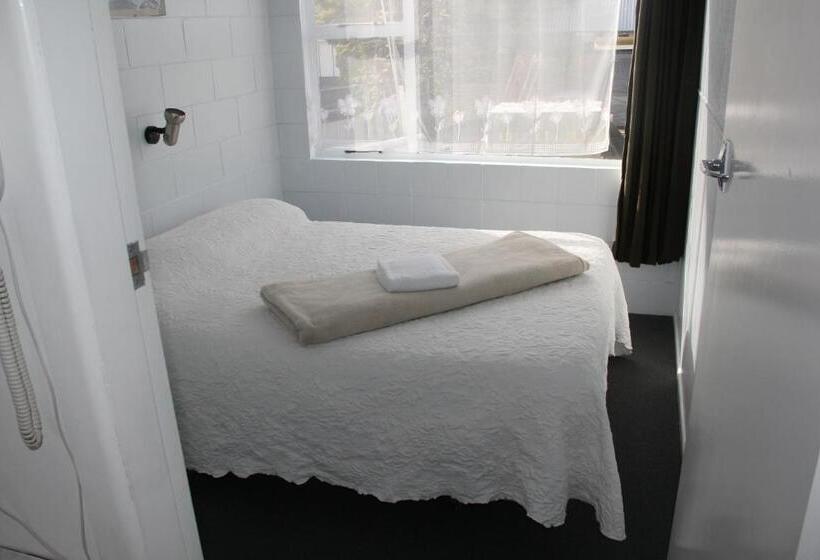 스탠다드 스튜디오, Taihape Motels