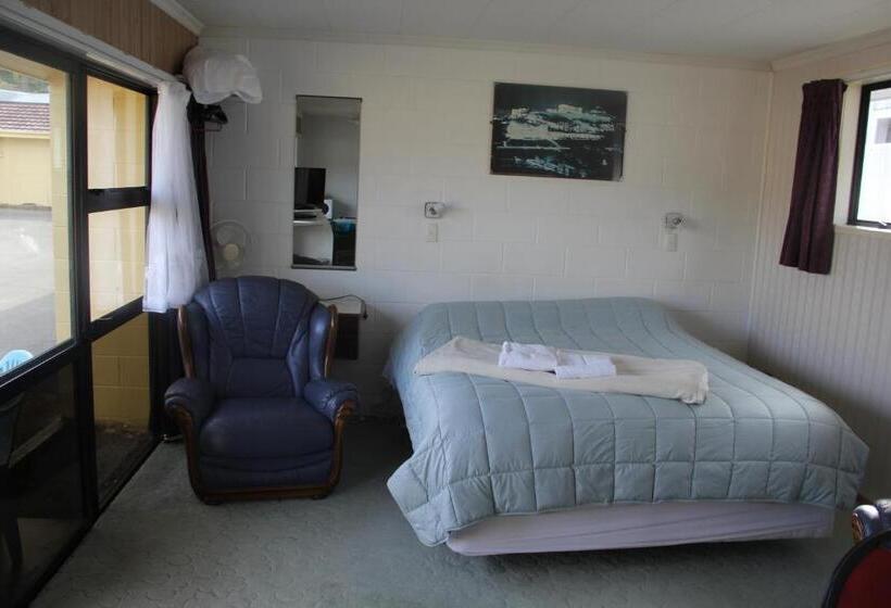 스탠다드 스튜디오, Taihape Motels