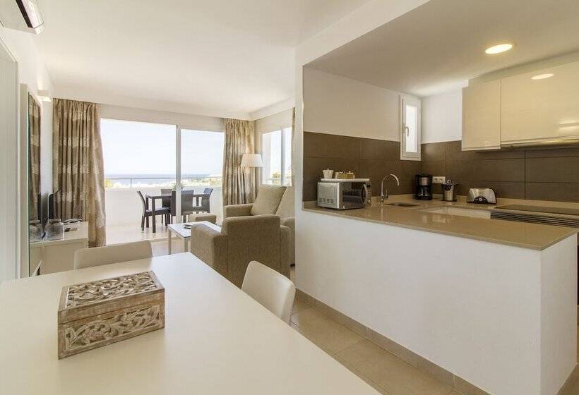 Апартаменты Deluxe 2 Спальни, Camelina Suites