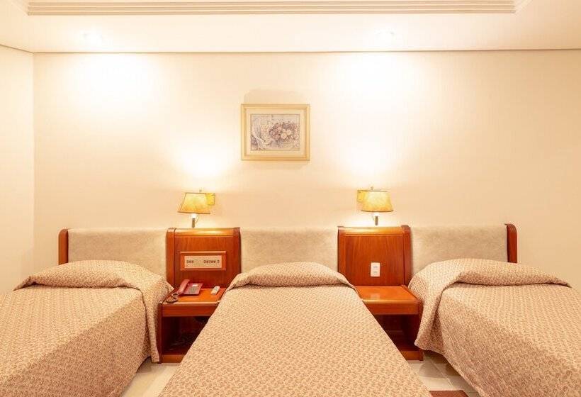 标准三人间, Real Castilha