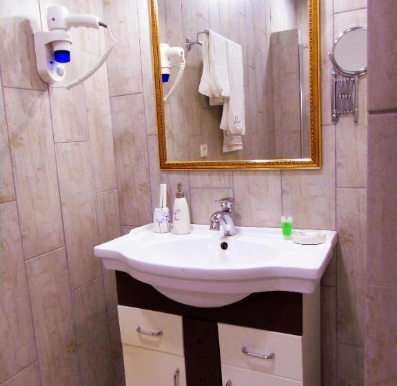 اتاق استاندارد یک نفره, Amsterdam Hotel Aktobe