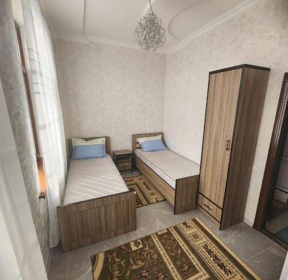 Номер Стандарт, Hostel Highway