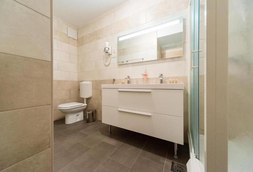 آپارتمان 2 خوابه با بالکن, Guesthouse Haler