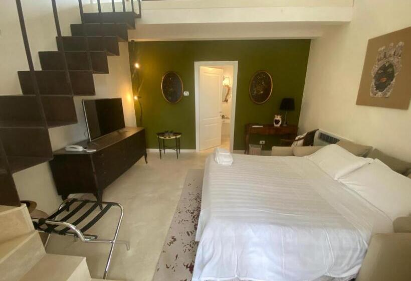 سوییت با چشم‌انداز دریا, Scilla Maris Charming Suites
