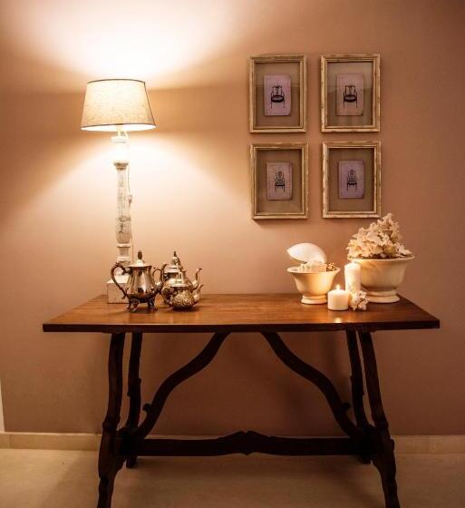 اتاق لوکس با تخت بزرگ, Scilla Maris Charming Suites