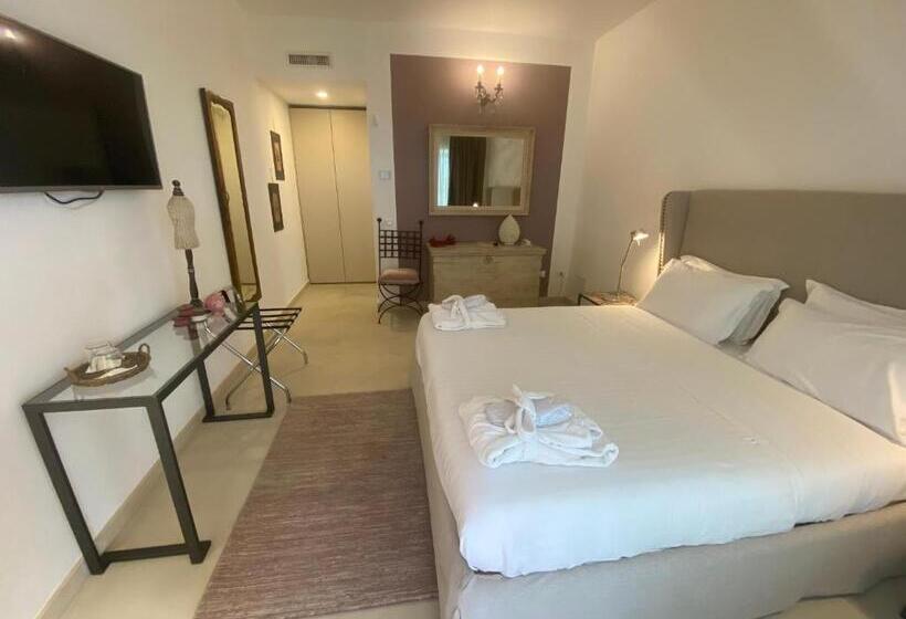 اتاق سوپریور با تخت بزرگ, Scilla Maris Charming Suites