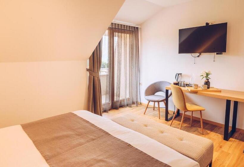 اتاق استاندارد با بالکن, Tri Lučke Hotel & Restaurant