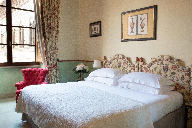 标准三人间, Grand Hotel Continental Siena   Starhotels Collezione