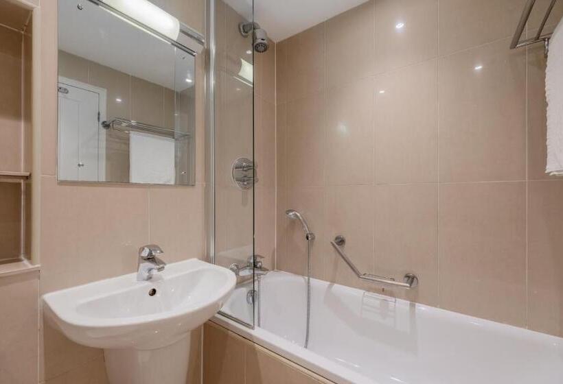 Номер Стандарт Трехместный, Quality Hotel Hampstead