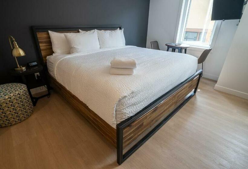 スタンダードスタジオ, Basecamp Suites Canmore