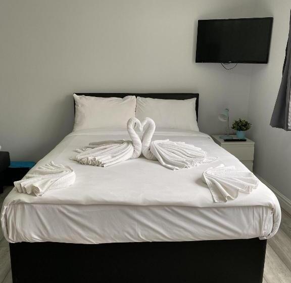 Студия Стандарт, Comfortable   Cosy   Budget Studios In City Center