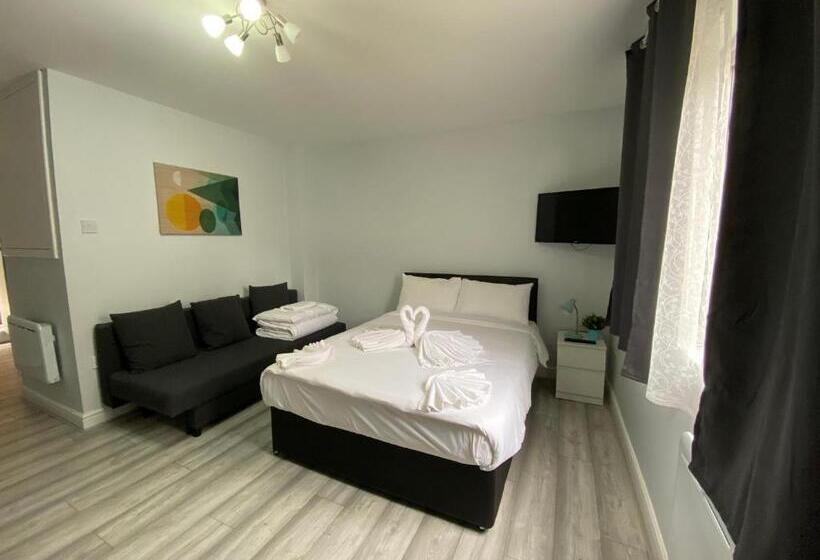 Студия Стандарт, Comfortable   Cosy   Budget Studios In City Center