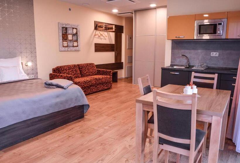 استودیوی استاندارد, Apartmánový Dom Kriváň