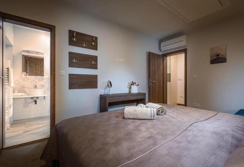 آپارتمان 1 خوابه, Apartmánový Dom Kriváň
