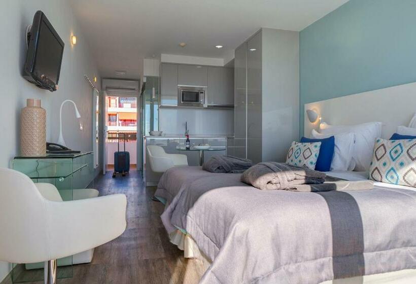 Полулюкс Вид на Бассейн, Coral Ocean View - Adults Only