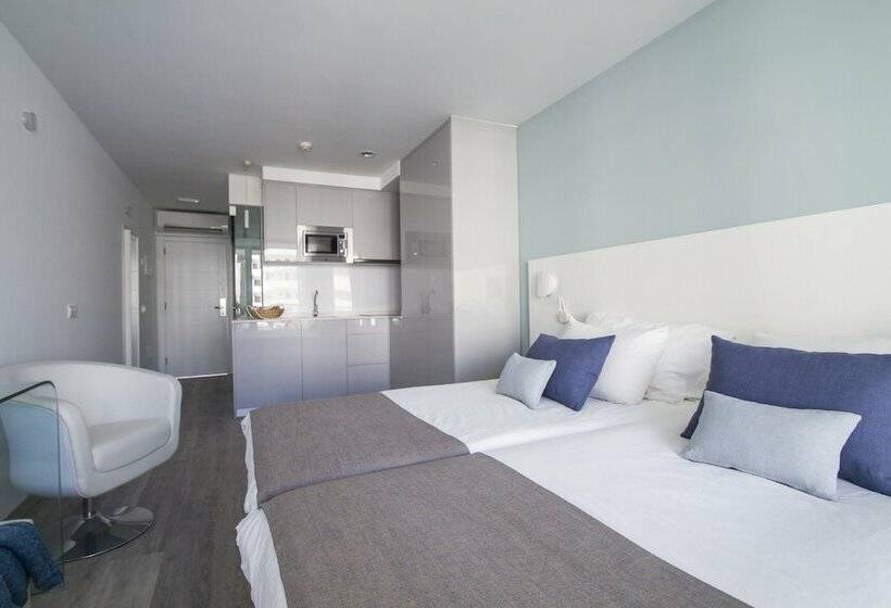 Полулюкс Вид на Бассейн, Coral Ocean View - Adults Only