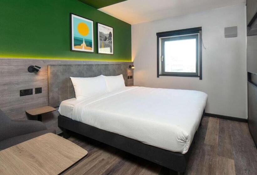 Номер Стандарт, Ibis Styles London Gatwick Airport