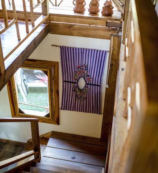بنجلو عائلى, Pine Ridge Lodge
