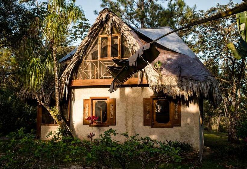 بنجلو عائلى, Pine Ridge Lodge