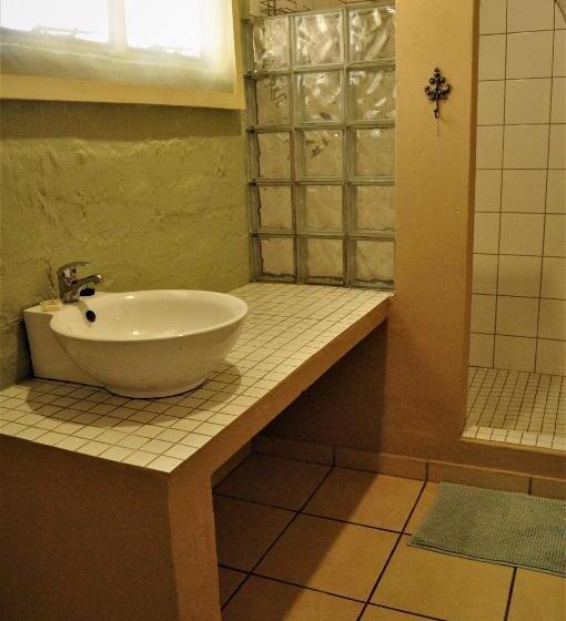 اتاق استاندارد, Flamboyant Guesthouse