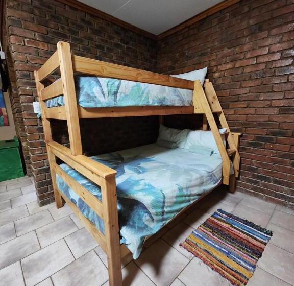 خانه 4 خوابه, Flamboyant Guesthouse