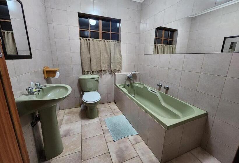 خانه 4 خوابه, Flamboyant Guesthouse