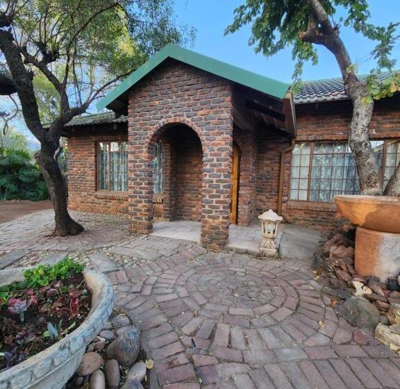 خانه 4 خوابه, Flamboyant Guesthouse