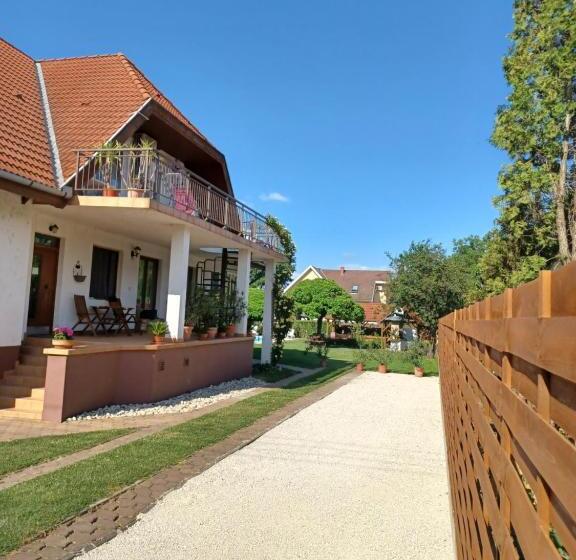 Апартаменты 2 Спальни с Террасой, Jankó Apartman