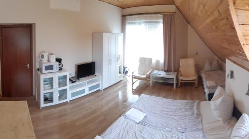 Апартаменты 2 спальни Вид на Бассейн, Jankó Apartman