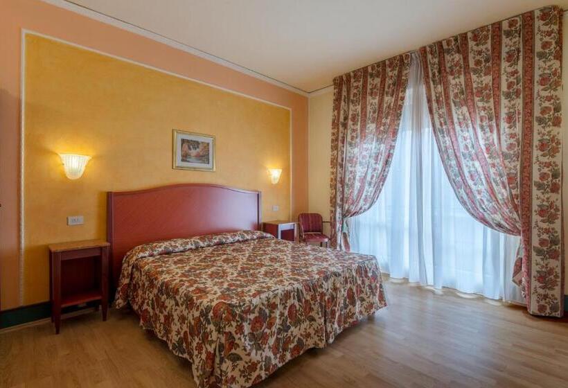 Номер Стандарт, Minerva Palace