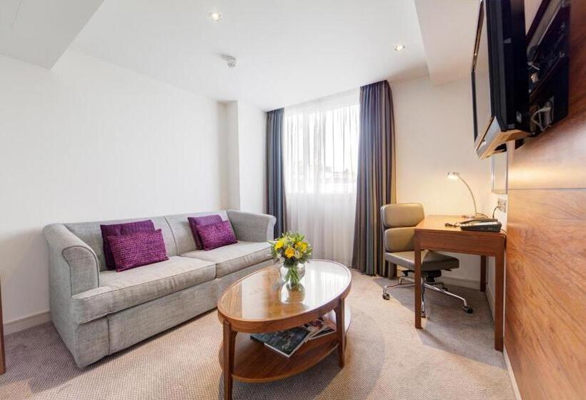 Полулюкс Вид на Сад, Thistle London Hyde Park Kensington Gardens