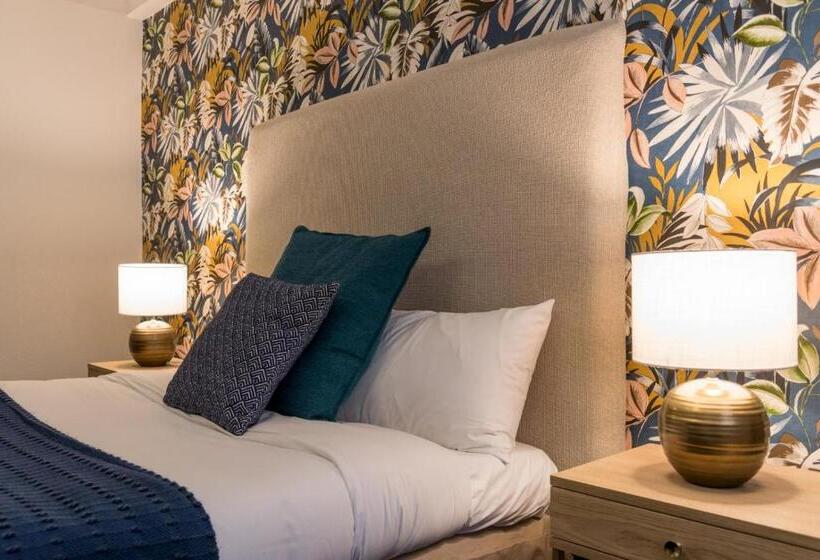 Номер Стандарт, Hôtel Restaurant L Epicurien