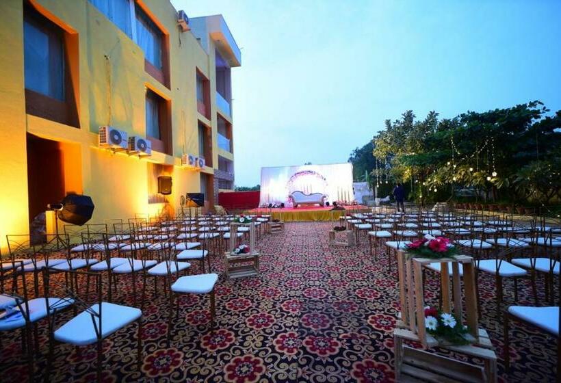 四人豪华间, Airport Residency Bangalore