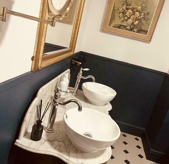 Люкс Deluxe Кровать Кинг, The Tgl Suites