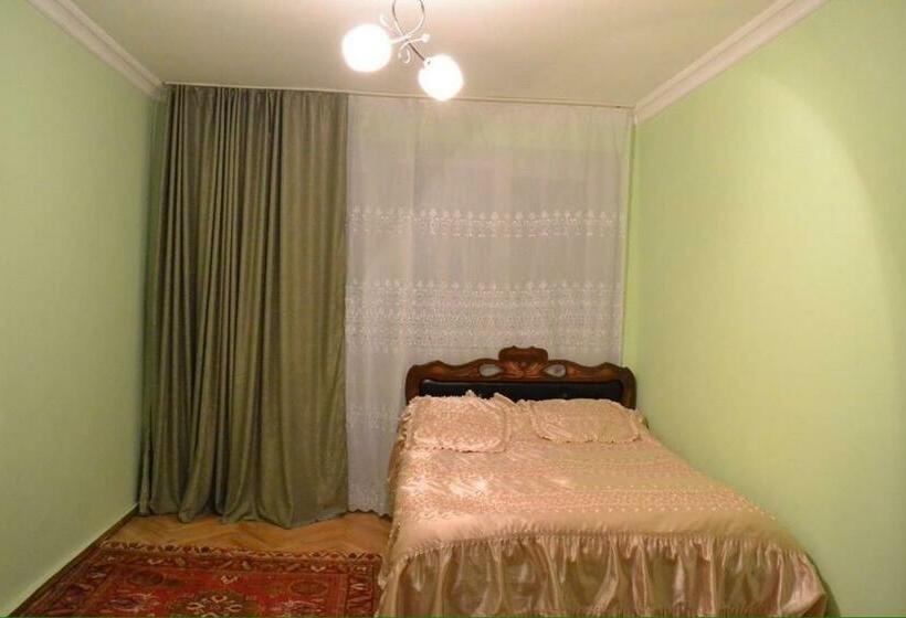 Семейный Номер, Anna B&b