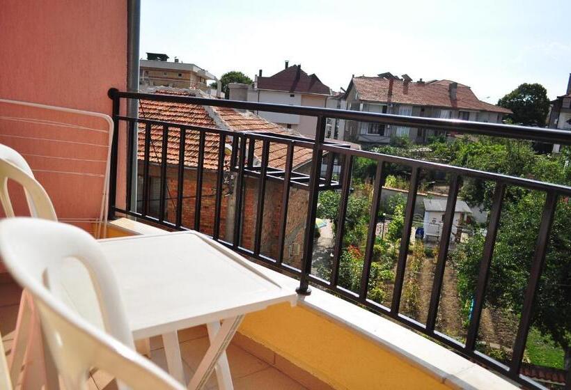 اتاق استاندارد با بالکن, Family Hotel Daf