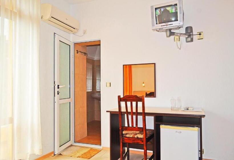 اتاق استاندارد با بالکن, Family Hotel Daf